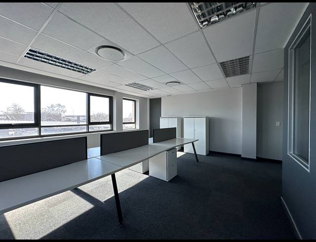 133M² OFFICE TO LET IN IRENE